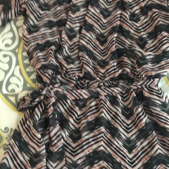 Lily Rose Chevron Dress - Picture 2 of 3